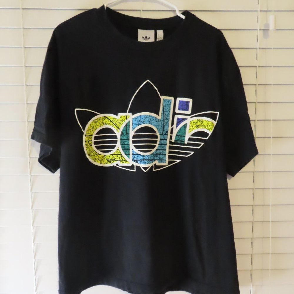 Adidas mens graphic tee shirt size XL
